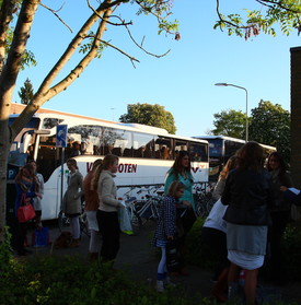 Wachten op de bus in Barneveld